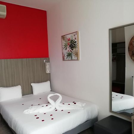 אנז'ה Hotel De Champagne מראה חיצוני תמונה